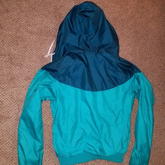 Nike Wind breaker jacket - Picture 2 of 3